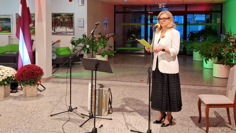 SIVA direktore Ilona Jurševska uzrunā pasākumā pulcējušos