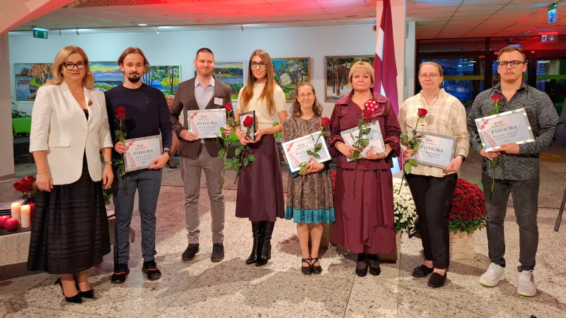 SIVA direktore I. Jurševska ar rehabilitācijas pakalpojumu nodaļas darbiniekiem