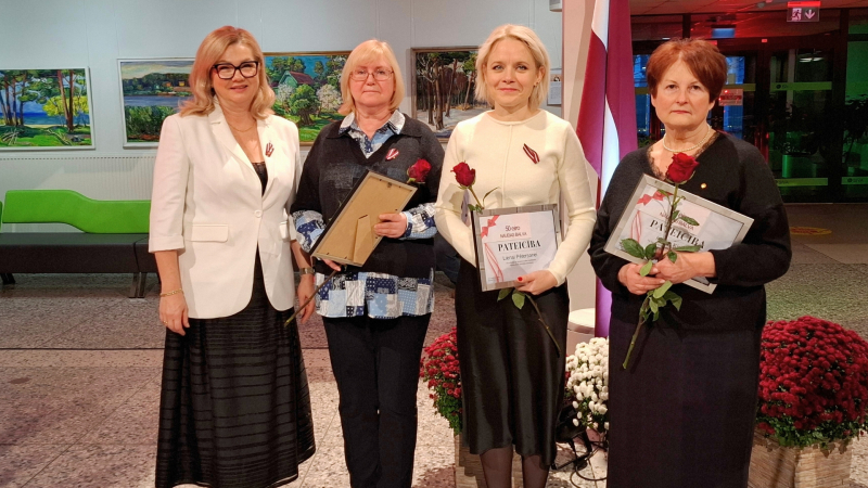 SIVA direktore I. Jurševska ar finanšu nodaļas grāmatvedi D. Rumpu, RAITI projekta galveno metodiķi L. Pētersoni un eksperti procesu pārvaldības jomā I. Ķiršu