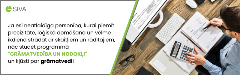Vīrietis ar kalkulatoru blakus pārskata rēķinus, blakus profesijas tekstuāls apskats