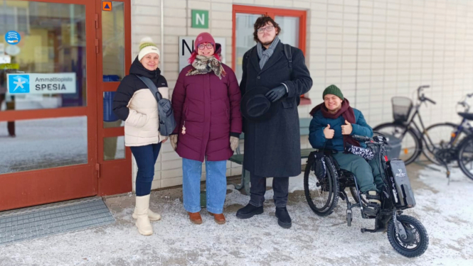 SIVA speciālistes un izglītojamie pie Ammattiopisto Spesia profesionālās skolas