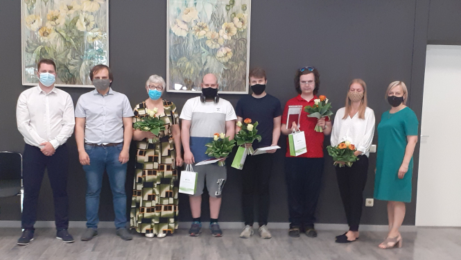 17.jūnija izlaiduma dalībnieku un absolventu kopbilde