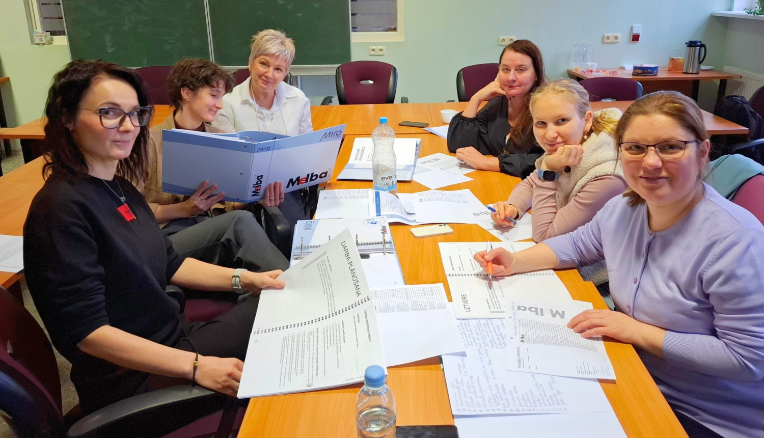 SIVA speciālistu Melba & Ida apmācību grupas kopbilde