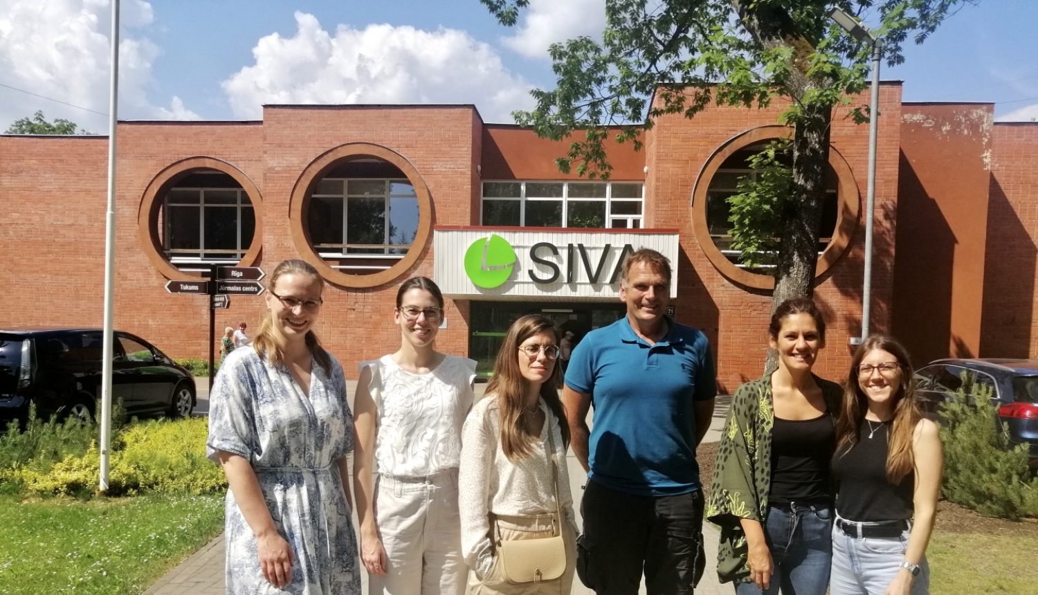 darba pie ieejas Aģentūrā