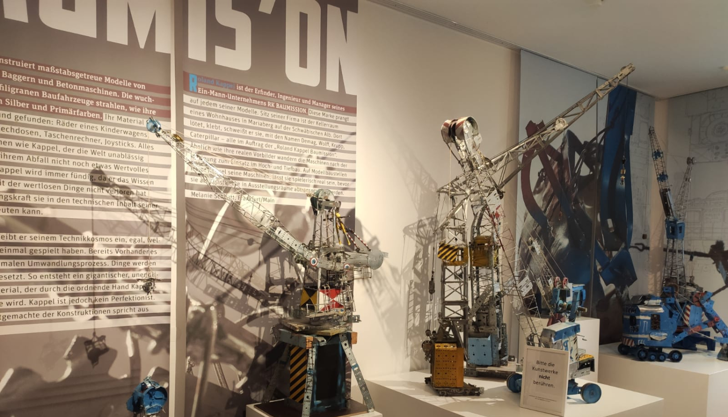 Viena Mariaberg klienta izveidotie darbi, kas atgādina no konstruktora izveidotus robotus.